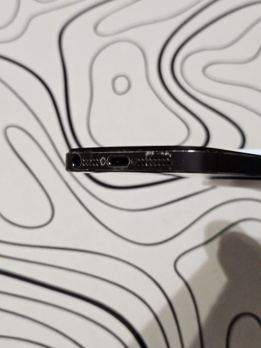 Продам телефон Apple iPhone 5