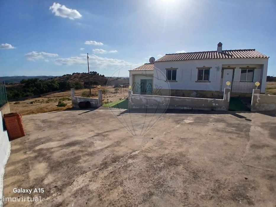 Moradia T4 para venda