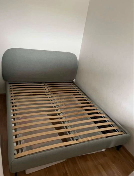 Łóżko tapicerowane IKEA 140x200 cm – stan bardzo dobry