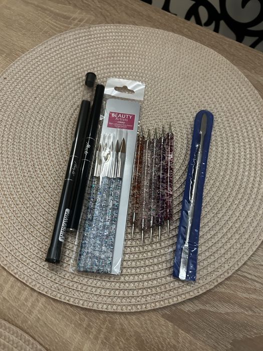 Zestaw do zdobien manicure / pedicure