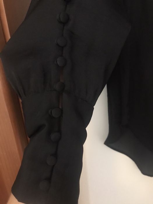 Camisa mango preta