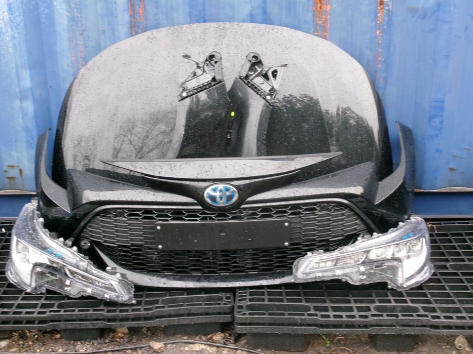 toyota corolla e21 1,8h kombi hb kolor 209 przód blacharski led