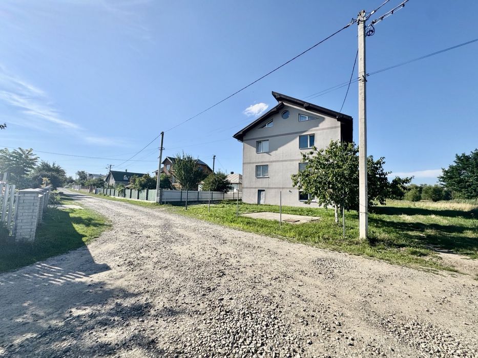 4-х кімнатна квартира в с. Підпечери, біля Івано-Франківська.