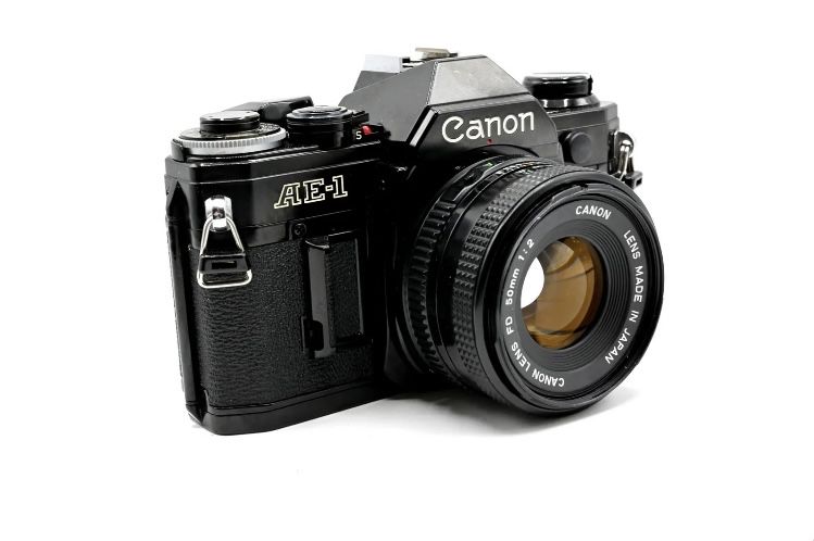 Canon AE-1 Black Edition + Lente Canon FD 50mm f1.8 Bom Estado