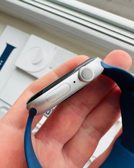 Apple Watch 10 46mm silver з повним комплектом