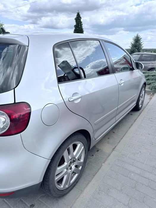 Golf 5 plus srebrny 2 l disel tdi 2.0