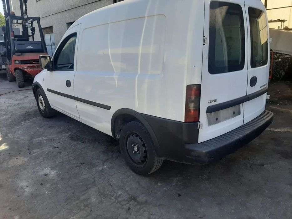 Opel Combo C para peças