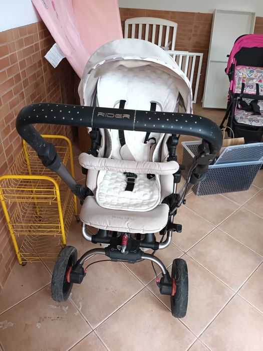 Cadeira, ovo para bebé e porta bebés Manduca