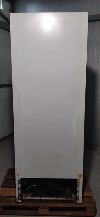 Продам вітрину-холодильник для напоїв