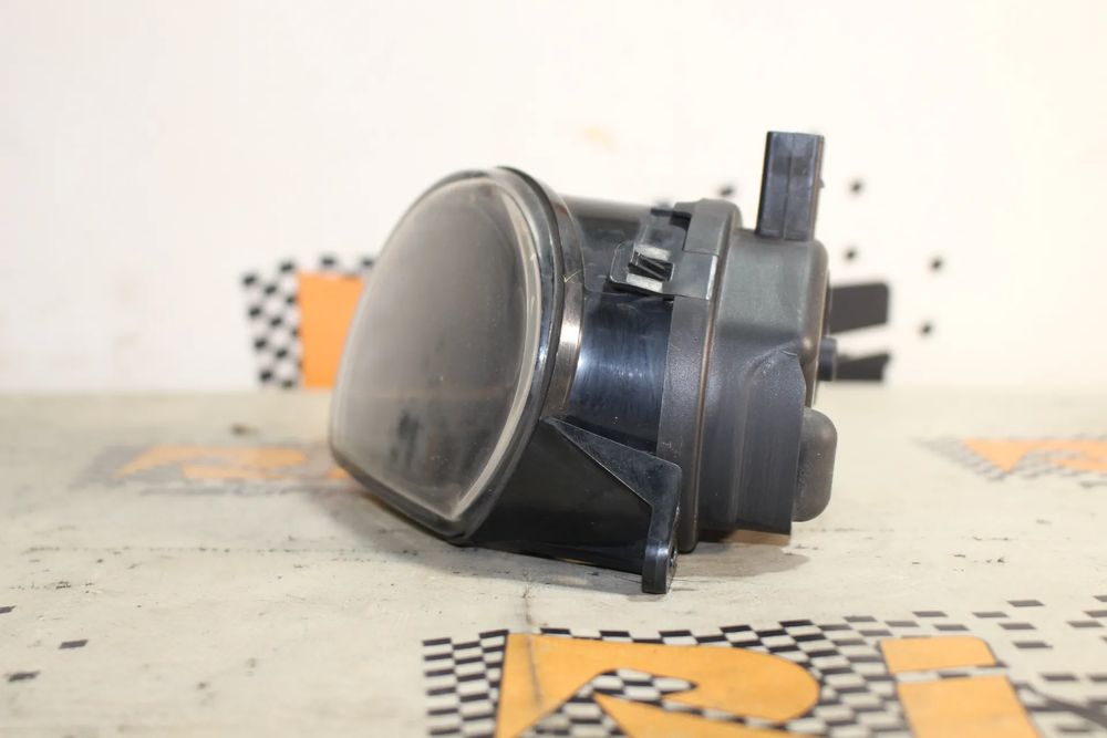Farol nevoeiro frente direito AUDI A3 (8P1)