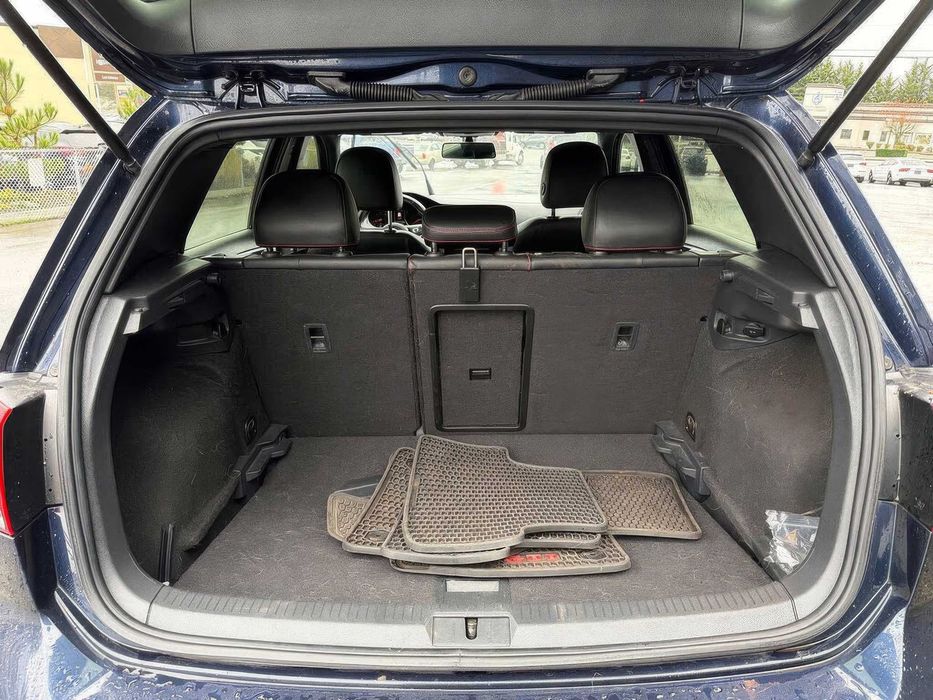 Volkswagen Golf GTI Autobahn 4-Door      2016