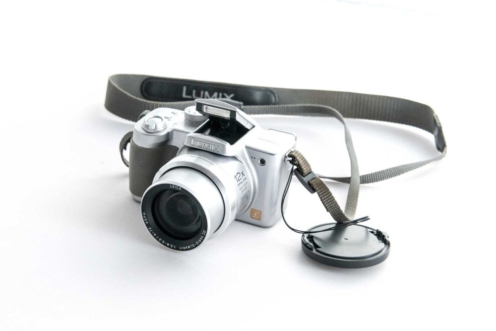 Aparat cyfrowy Panasonic LUMIX FZ-4 | komplet