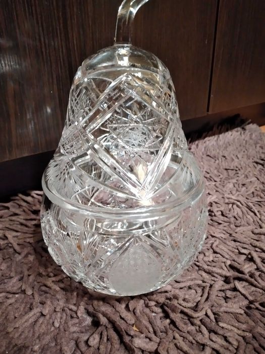 Kryształowa gruszka ozdobna z okresu PRL