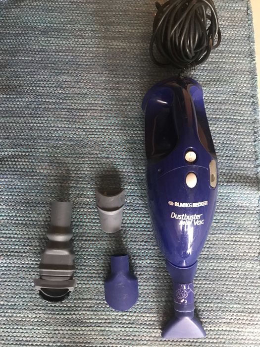 Aspirador de mão Black & Decker com fio