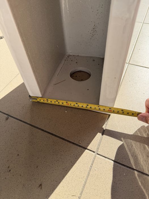Postument pod umywalkę