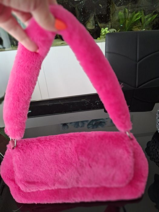 Mala e chapéu  novo