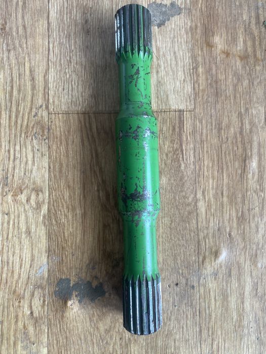 Вал піввісь John Deere