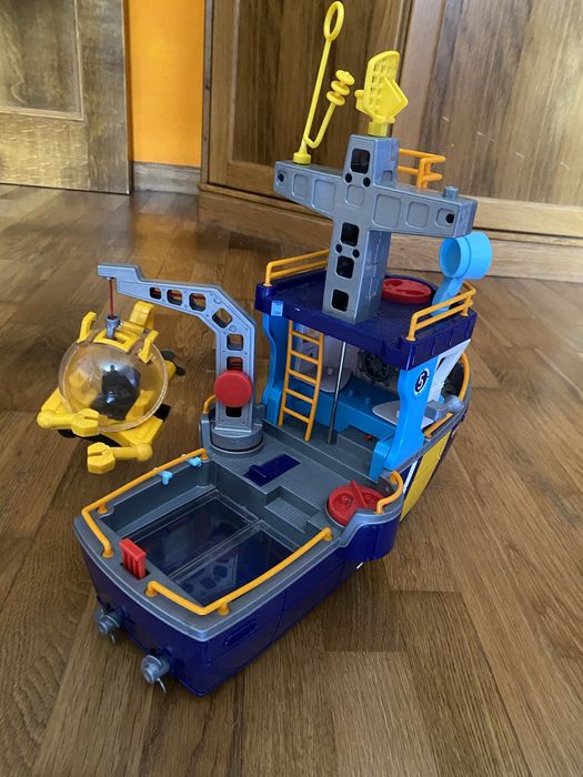 Brinquedo barco da mattel