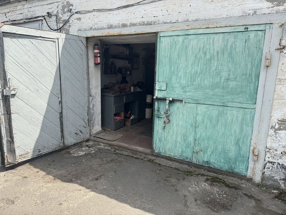 Продам капитальный гараж с погребом и ямой в Гк Автотурист