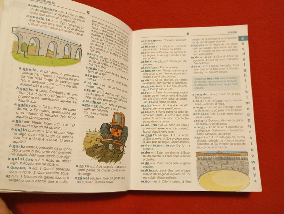 Primeiro dicionário escolar