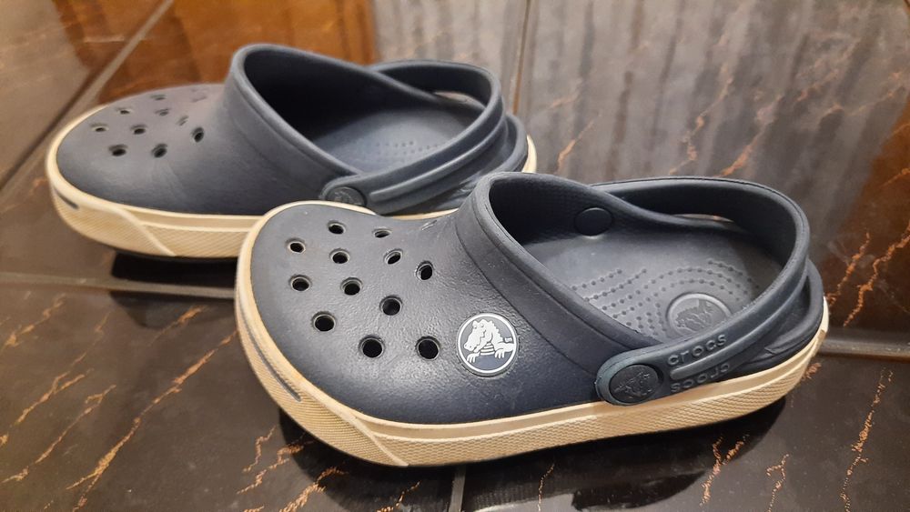 Crocsy 8/9 r 24  wewnątrz 15,5 cm
