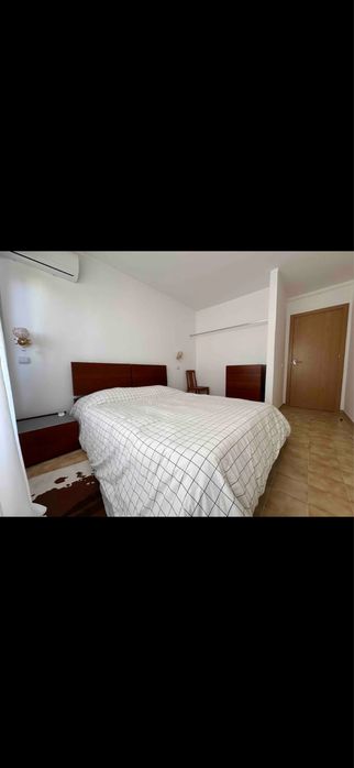 Cama, duas cabeceiras, comoda