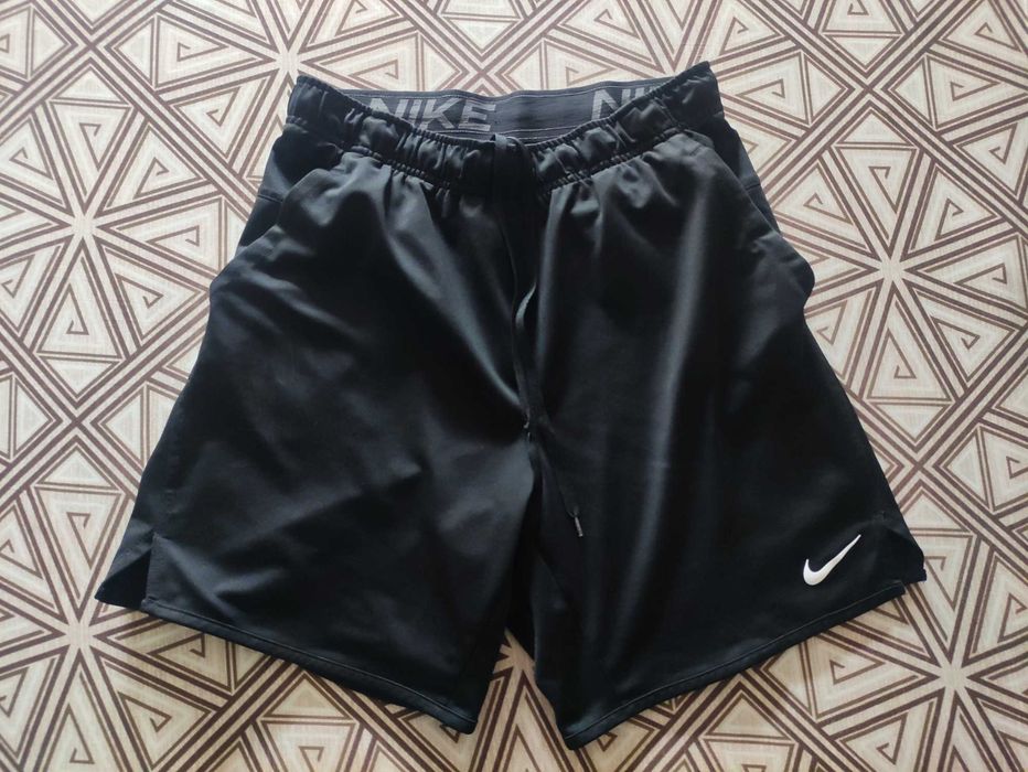 Шорти чоловічі Nike