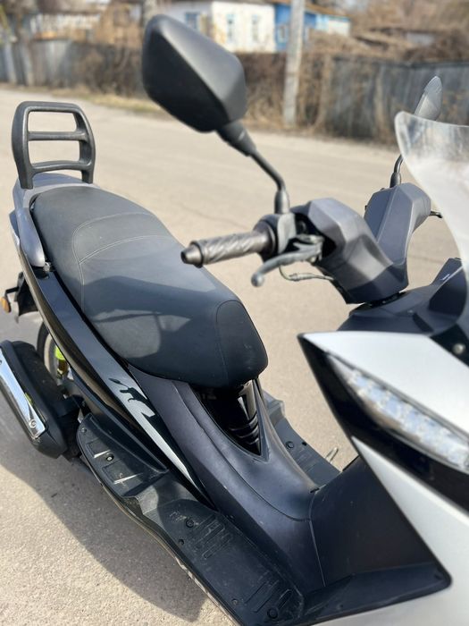 Продам скутер YIBEN YB150T-11