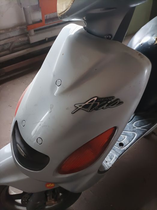 Yamaha grand axis 100