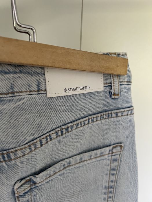 Saia comprida em ganga Stradivarius com racha frontal