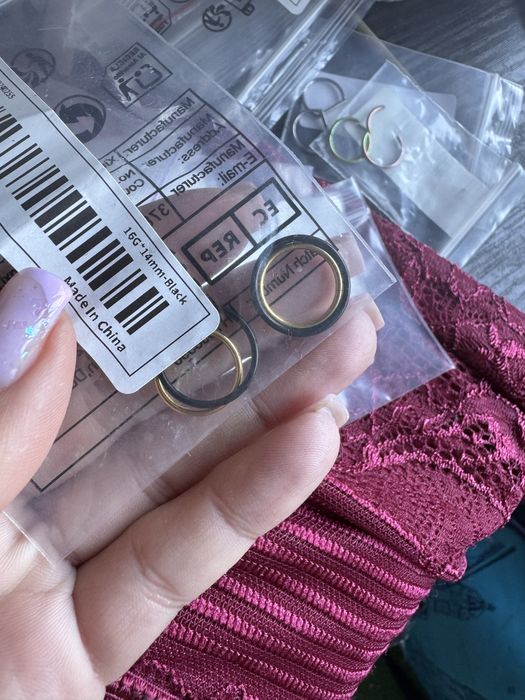 Пірсінг в ніс, губу, соски