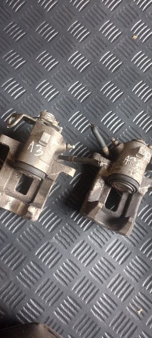 Zaciski hamulcowe tył audi a3 8l seat leon 1 golf 4
