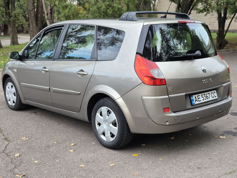Продам Renault Grand Scenic