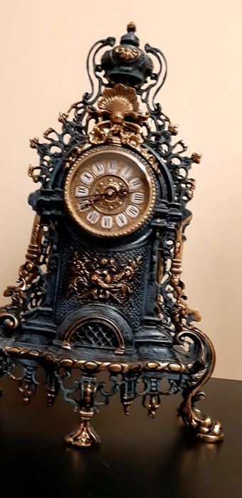 Fabuloso  conjunto de relógio e castiçais. Entrego zona de Lisboa