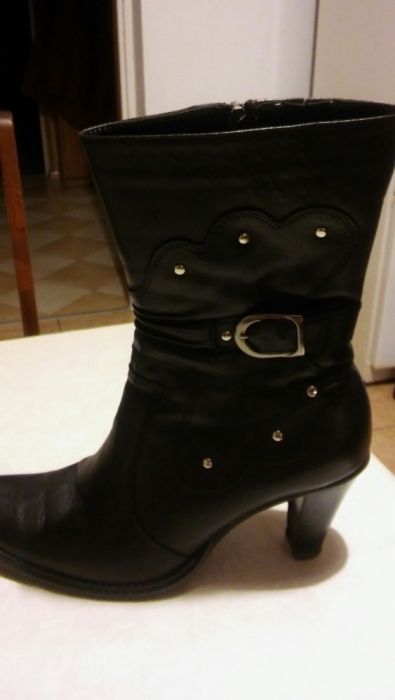 Skórzane botki 40