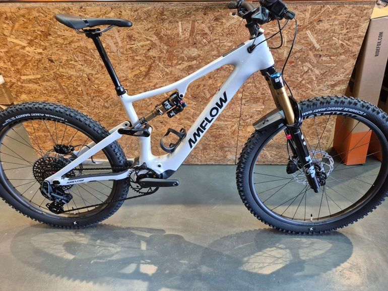 AMFLOW PX  carbon pro