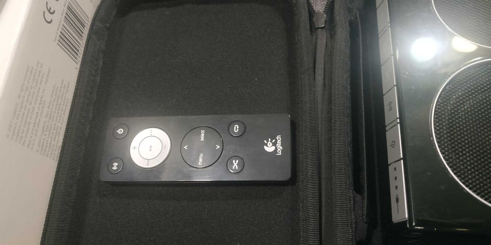 Портативная колонка Logitech Pure-Fi Anywhere