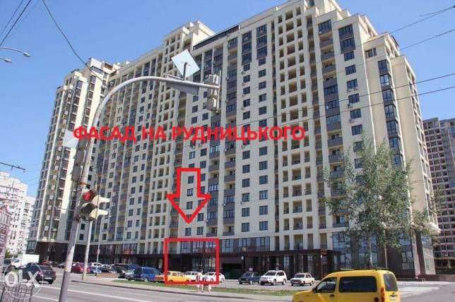 Фасад 240 м². Вітрини. Ремонт. Ідеально під клініку / медцентр.