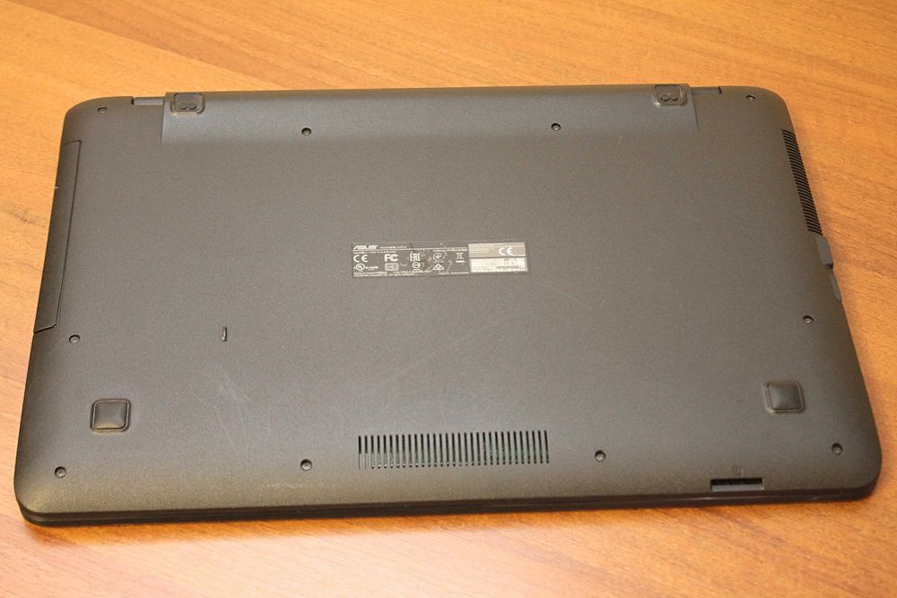 Ігровий ASUS X751M/17.3" LED/Intel®N3700/8GB ОЗУ/SSD120GB+HDD1TB/GeForce 920M