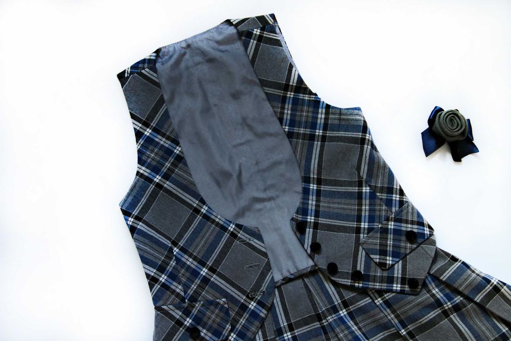 Шкільний костюм для дівчинки на зріст 116/122см.