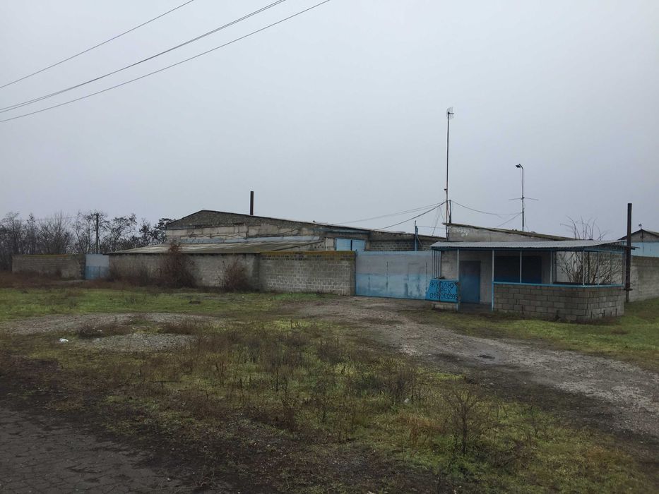 Продам отдельно стоящую базу.