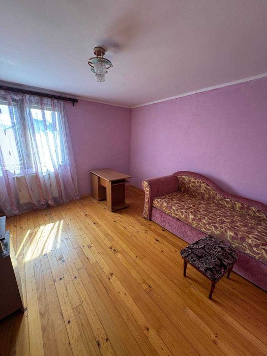 Продаж 2 поверхового будинку з балконом і ділянкою на 6 соток