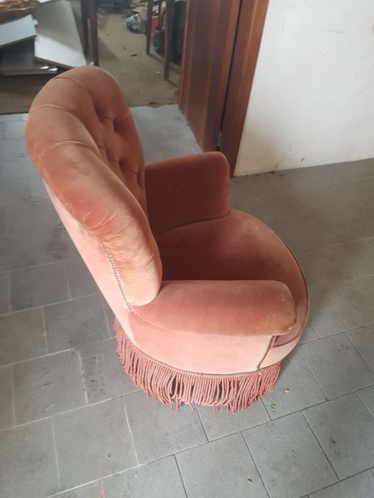 Senhorinha antiga em bom estado