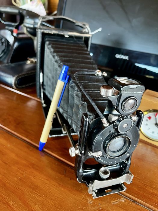 Antiga maquina fotografica ICA