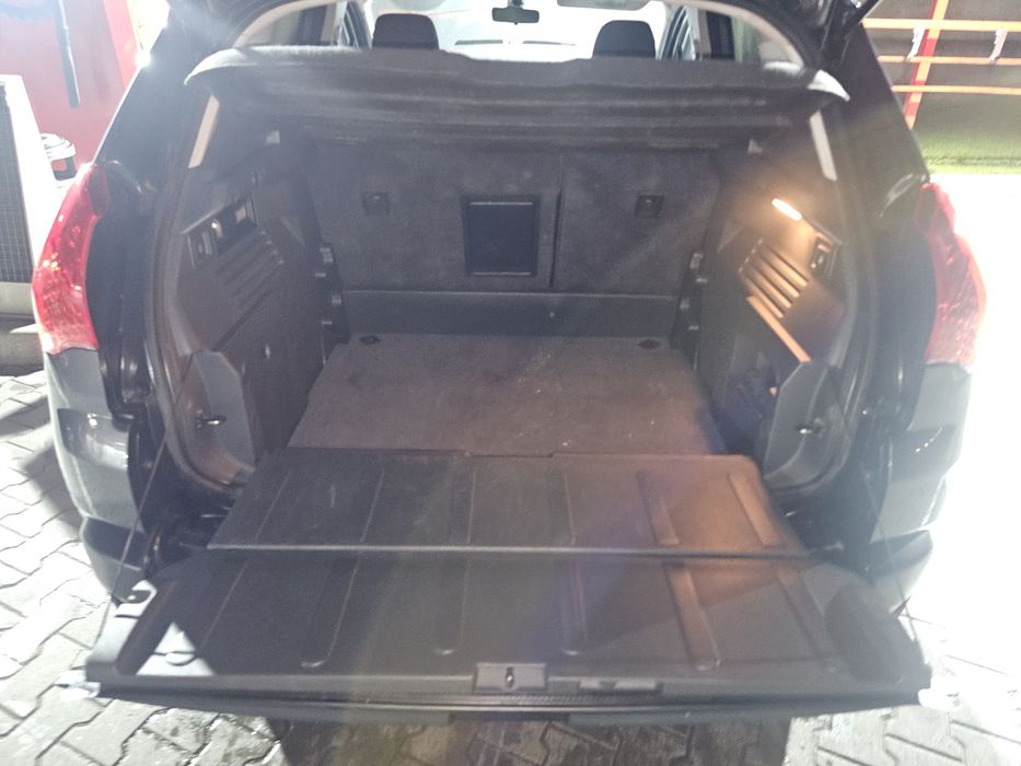Peugeot 3008 2013 року 1.6HDI
