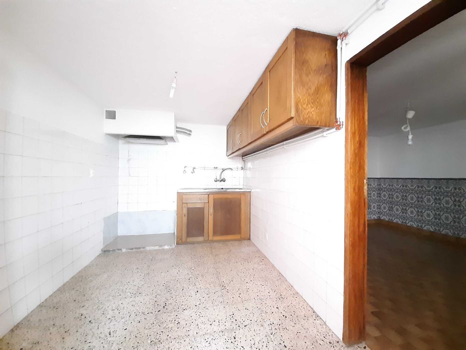 Apartamento T2 para arrendar em Famões