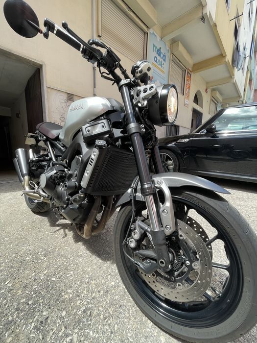 YaMaHa XSR 900 •