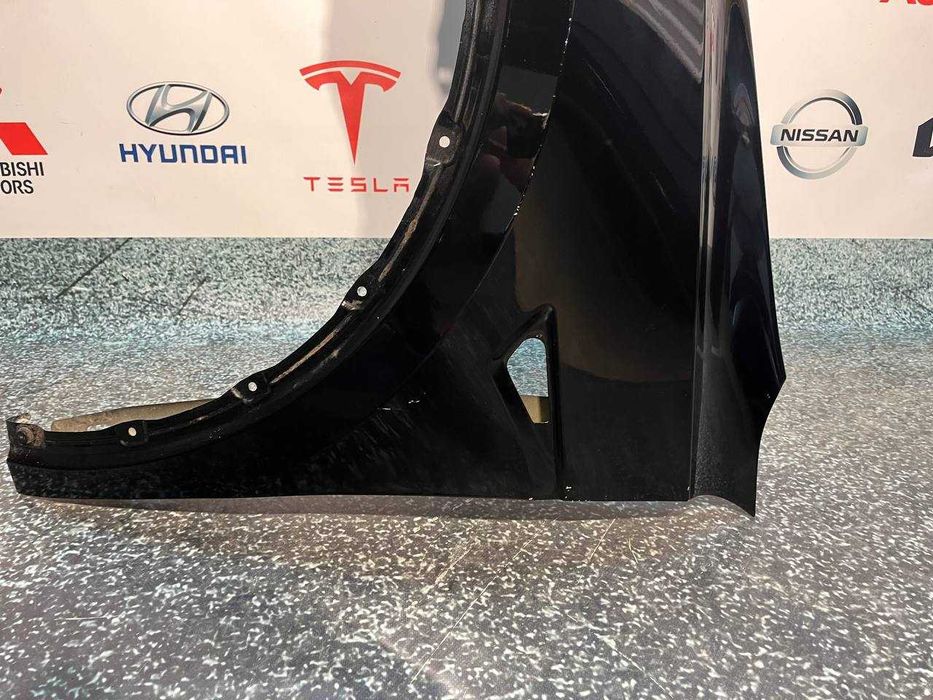 Крило ліве переднє Tesla model y pbsb