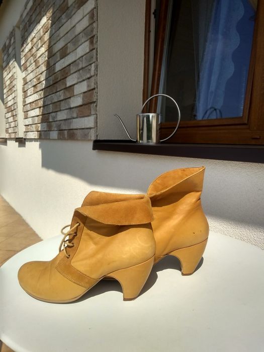 Buty skórzane.       .