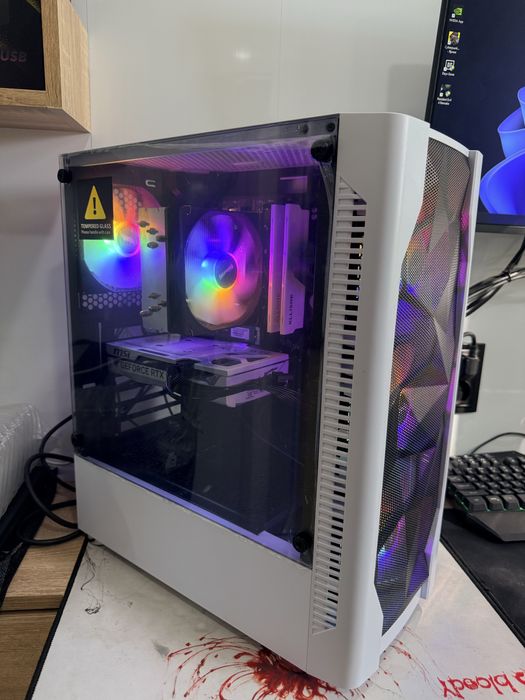 Компьютер Ігровий Ультра Білий Ryzen 7 +32гб ddr+m2 1 тб + RTX 5060